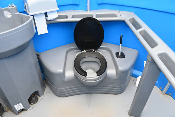 Best Porta potty rental near me  in Evart, MI